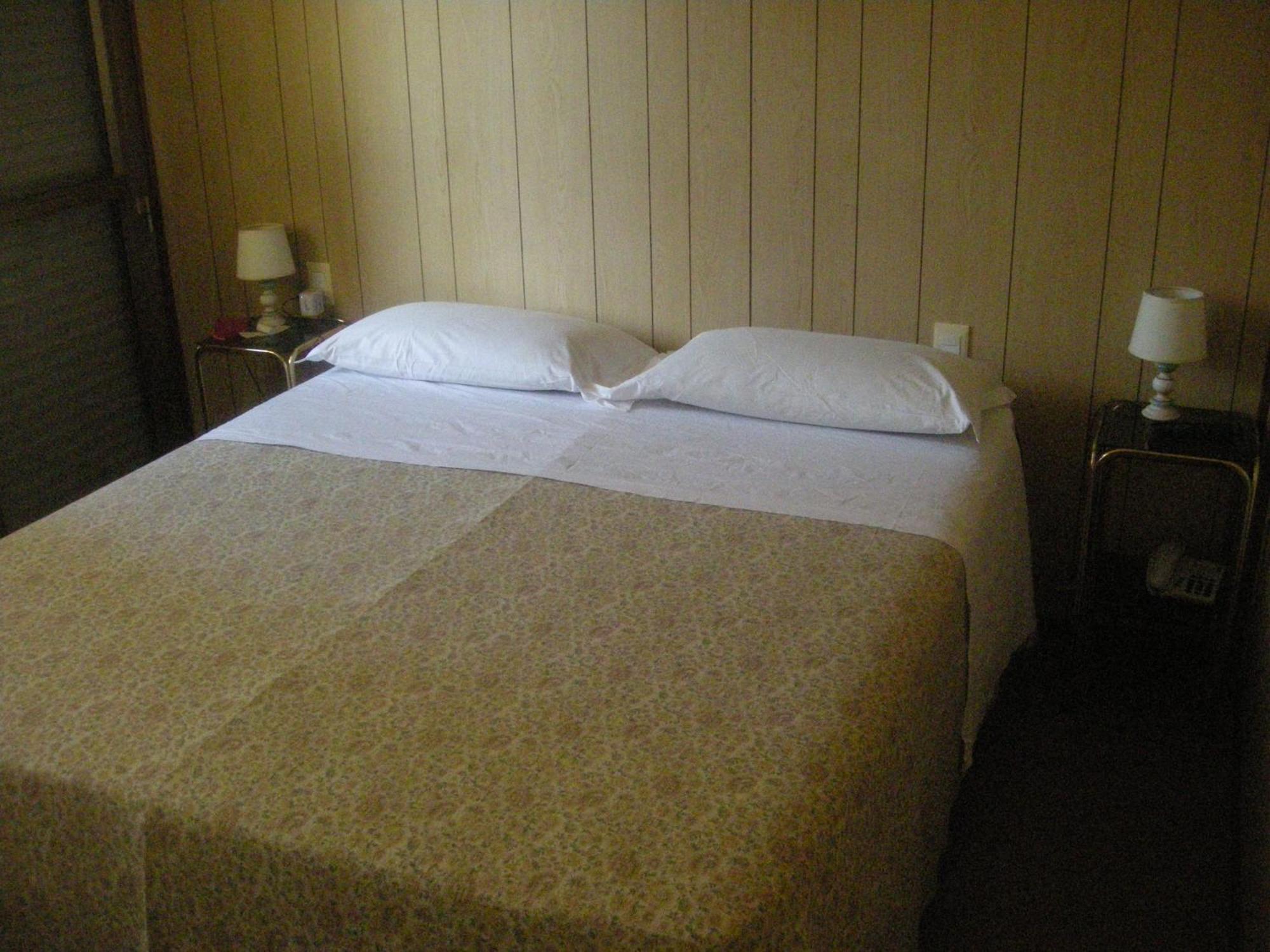 Albergo Nyers Perugia Habitación foto
