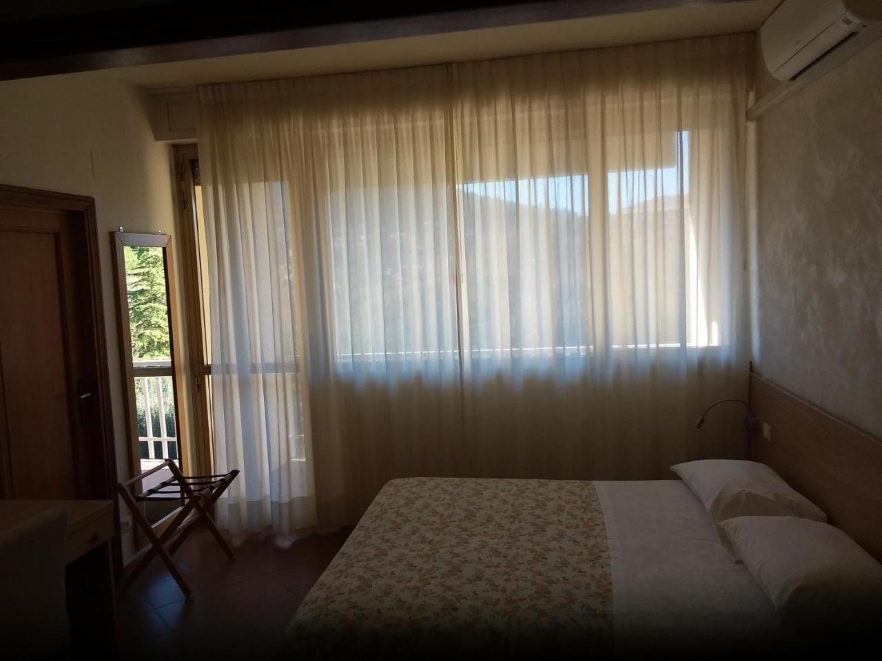 Albergo Nyers Perugia Exterior foto